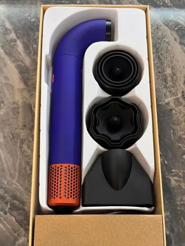 Фен DYS Supersonic LY-201 — потужний високошвидкісний фен для швидкої укладки.