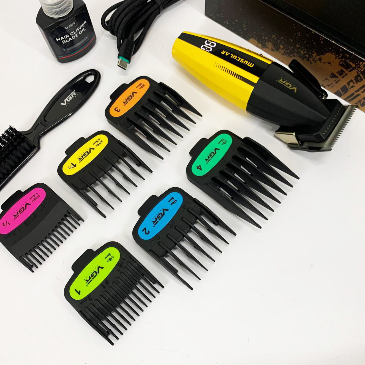 Машинка для стрижки VGR V-285 — акумуляторна, 9000 об/хв, до 150 хв роботи — изображение 16