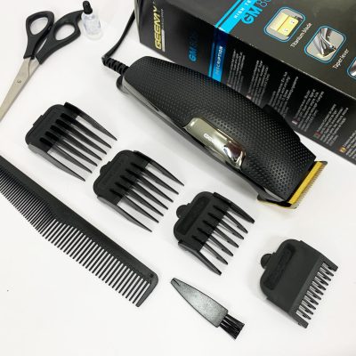 Машинка для стрижки Gemei GM-806 — титанове лезо, 4 насадки