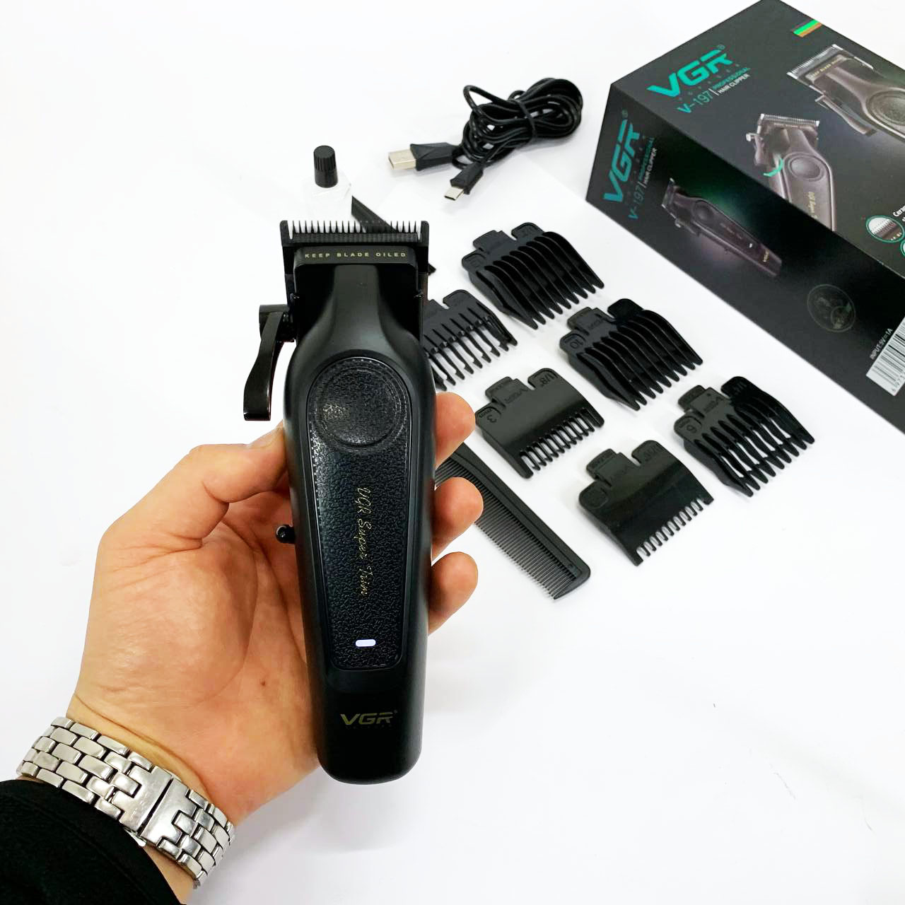 Акумуляторна машинка для стрижки VGR V-197 — до 200 хв автономної роботи, 7 Вт — изображение 13