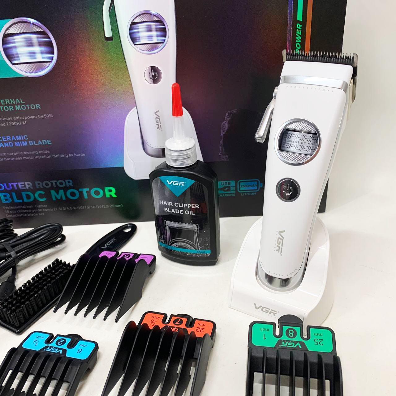 Машинка для стрижки VGR V-880C — акумуляторна, до 150 хв автономії — изображение 9