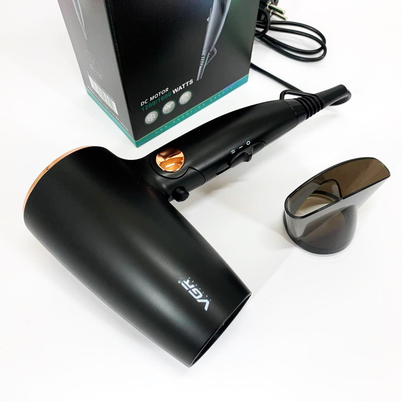 Професійний фен VGR V-439 — компактний, іонізація, 1200–1600 Вт — изображение 17