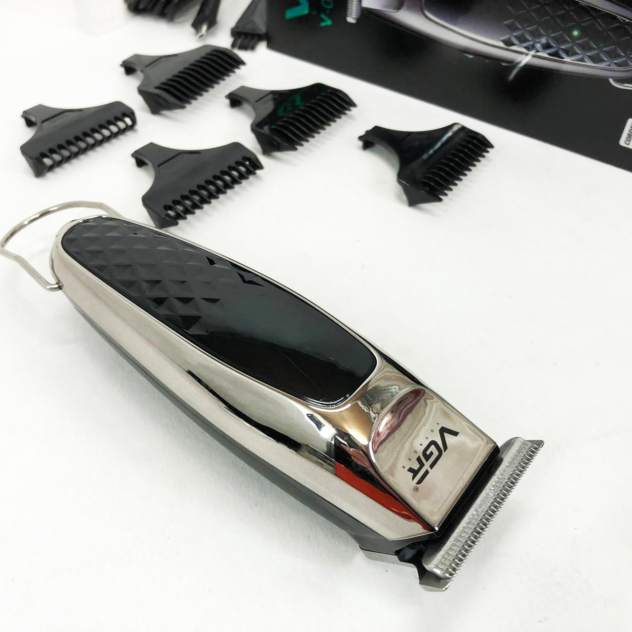 Машинка для стрижки VGR V-093 — акумуляторна, LED-дисплей, 5 насадок — изображение 15