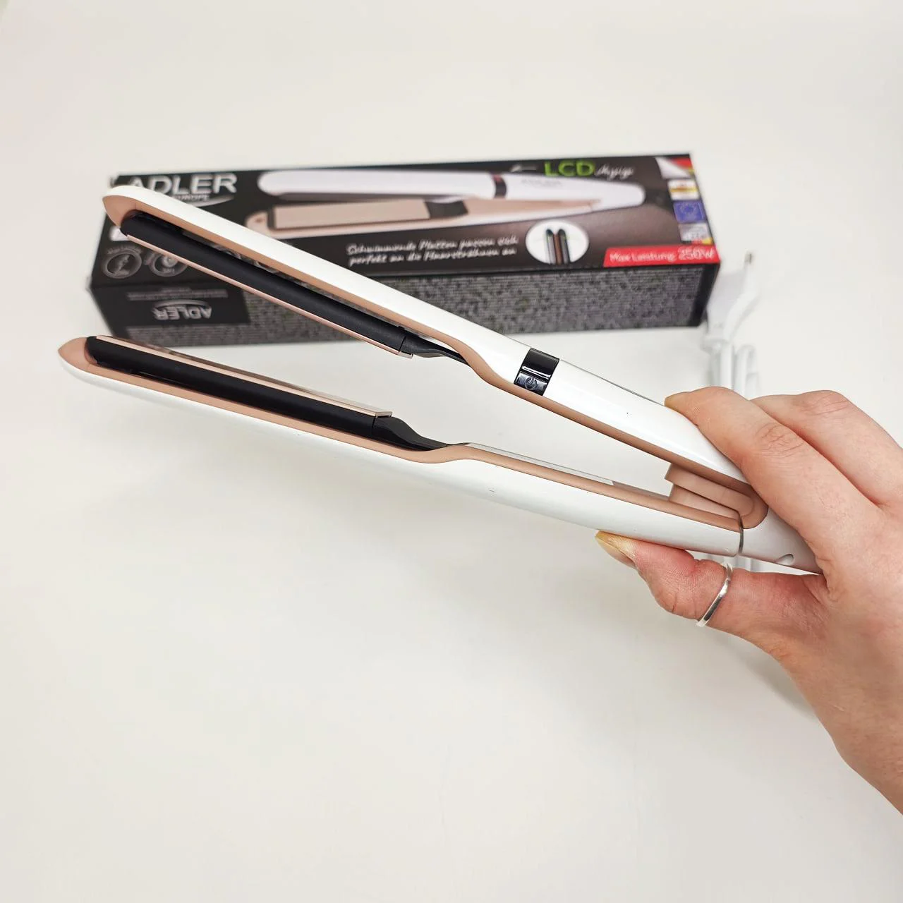 Adler AD 2321 Випрямляч для волосся з ЖК-дисплеєм та керамічними пластинами - Зображення 5