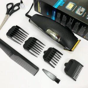 Машинка для стрижки Gemei GM-806 — титанове лезо, 4 насадки