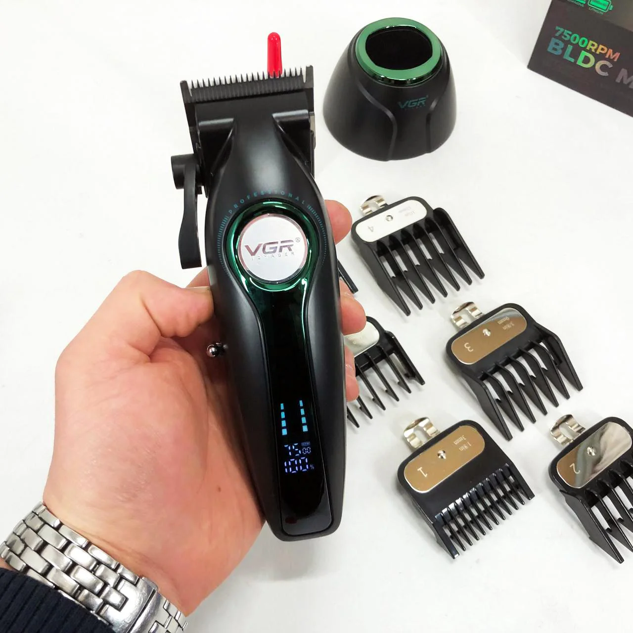 Машинка для стрижки VGR V-010 Professional Metal — до 250 хв автономної роботи - Зображення 14