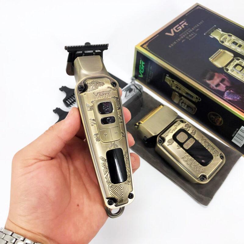 Машинка для стрижки та гоління VGR V-641 — професійний набір для догляду за зовнішнім виглядом.