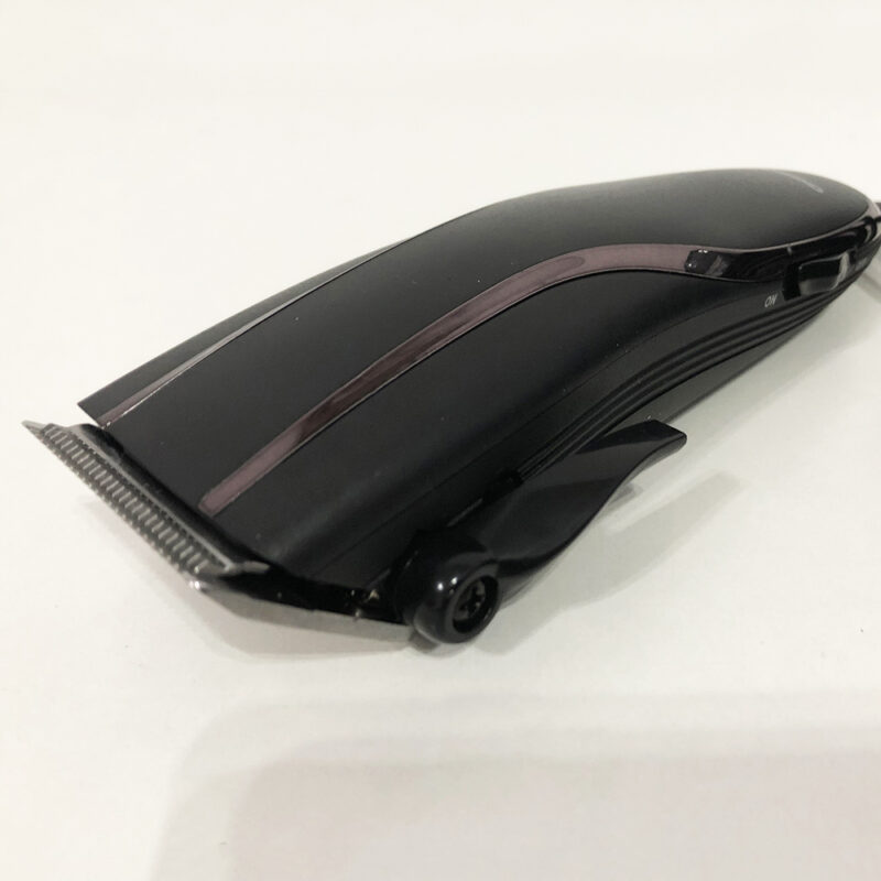 Машинка для стрижки GEMEI GM-811 - професійний інструмент для домашньої стрижки без шуму.