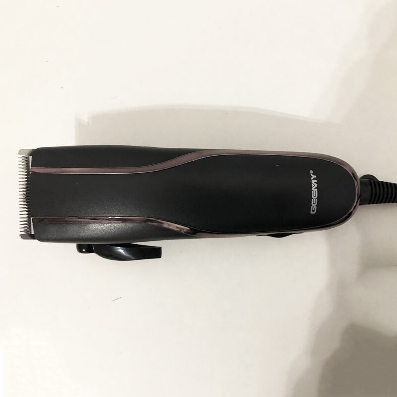 Машинка для стрижки GEMEI GM-811 - професійний інструмент для домашньої стрижки без шуму.