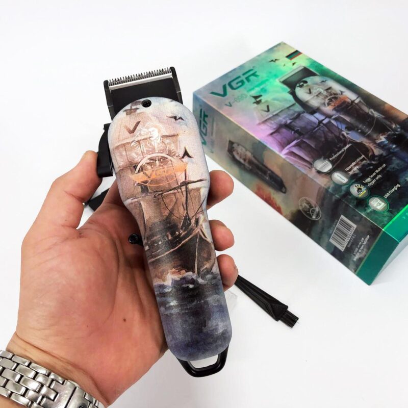 Акумуляторна машинка для стрижки VGR V-690 з USB зарядкою для професіоналів.