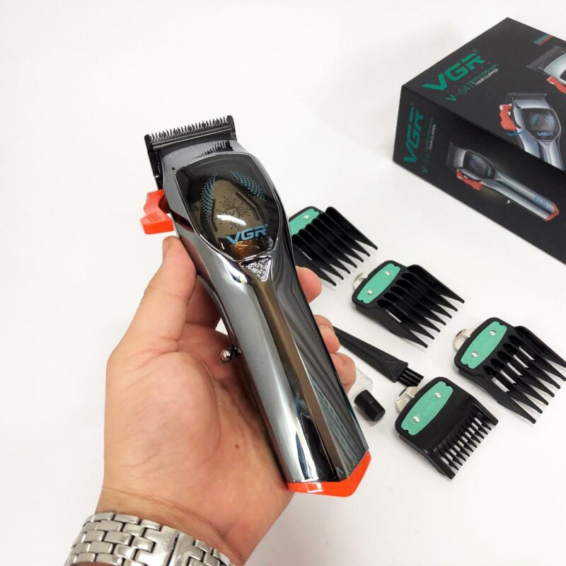 Машинка для стрижки волосся VGR V-647 з акумулятором та насадками для швидкої стрижки вдома.