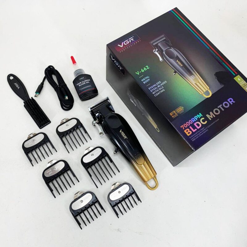 Акумуляторна машинка для стрижки VGR V-662 — свобода рухів та точність стрижки.