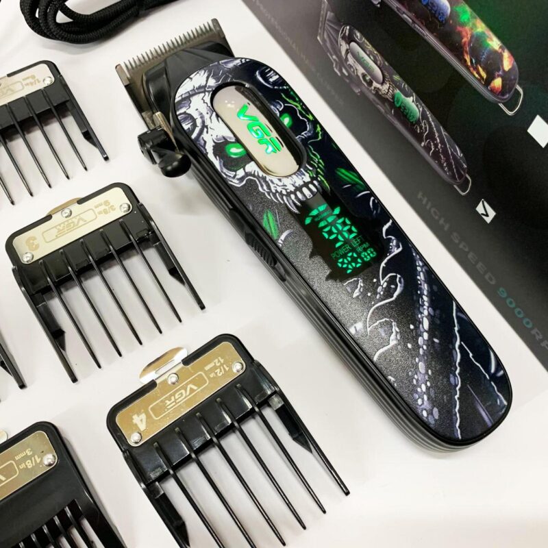 Акумуляторна машинка для стрижки VGR V-279 GREEN — потужність і точність для ідеальної стрижки.