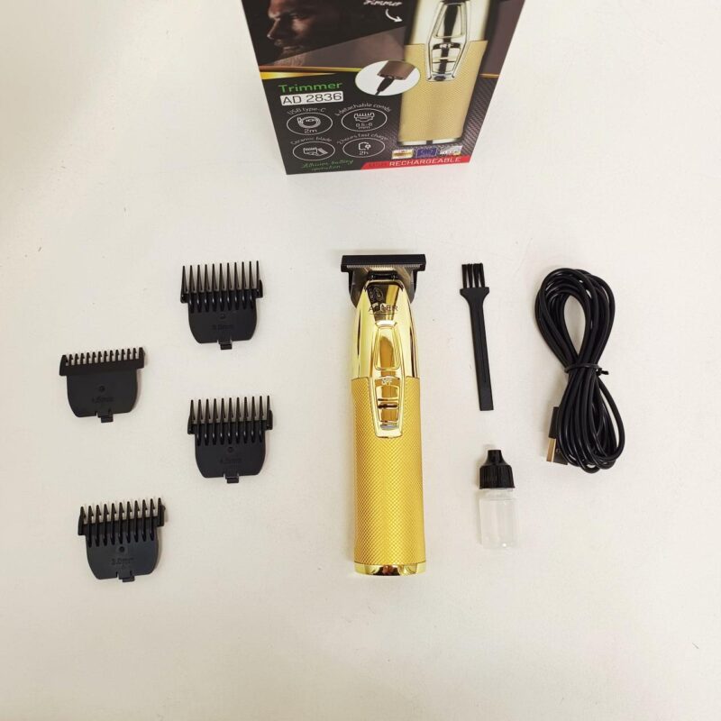 Машинка для стрижки волосся Adler AD-2836G з тривалою автономністю.