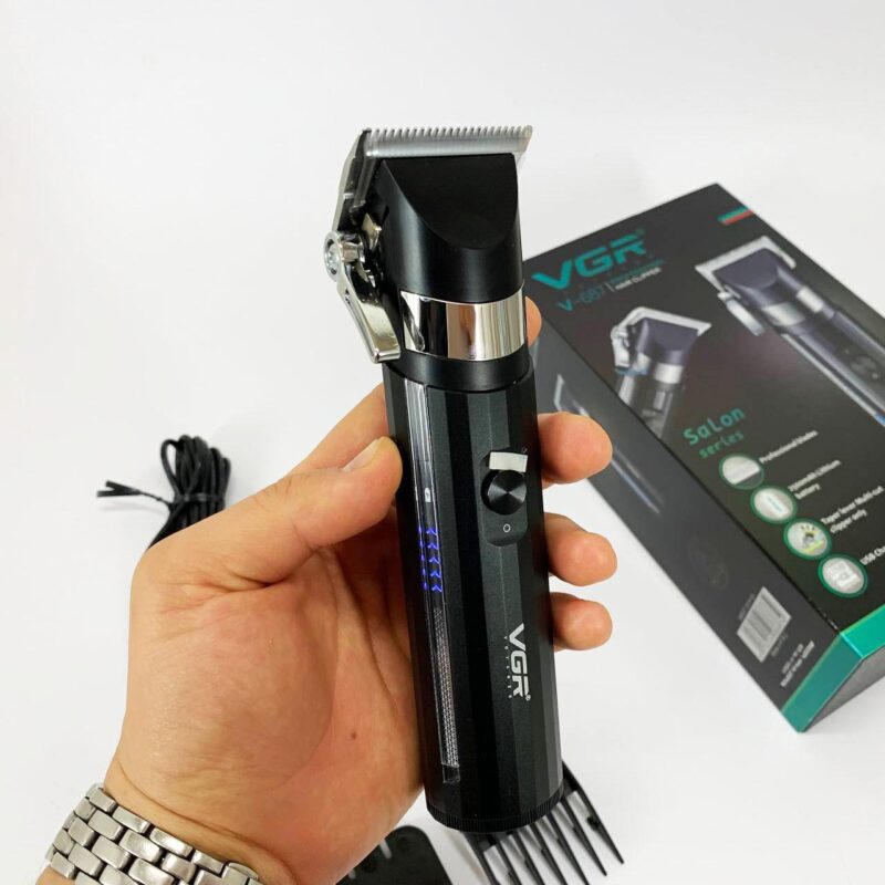 Акумуляторна машинка для стрижки VGR V-687 з автономністю до 300 хвилин