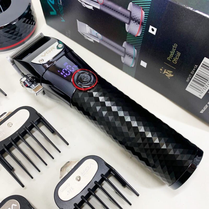 Професійна бездротова машинка для стрижки VGR V-682 RED — ідеальний вибір для точної стрижки