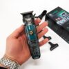 Акумуляторна машинка для стрижки волосся VGR V-949 — професійний догляд за волоссям вдома.
