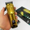 Акумуляторна машинка для стриження VGR V-138 GOLD з LED-дисплеєм та безщітковим мотором для професіоналів
