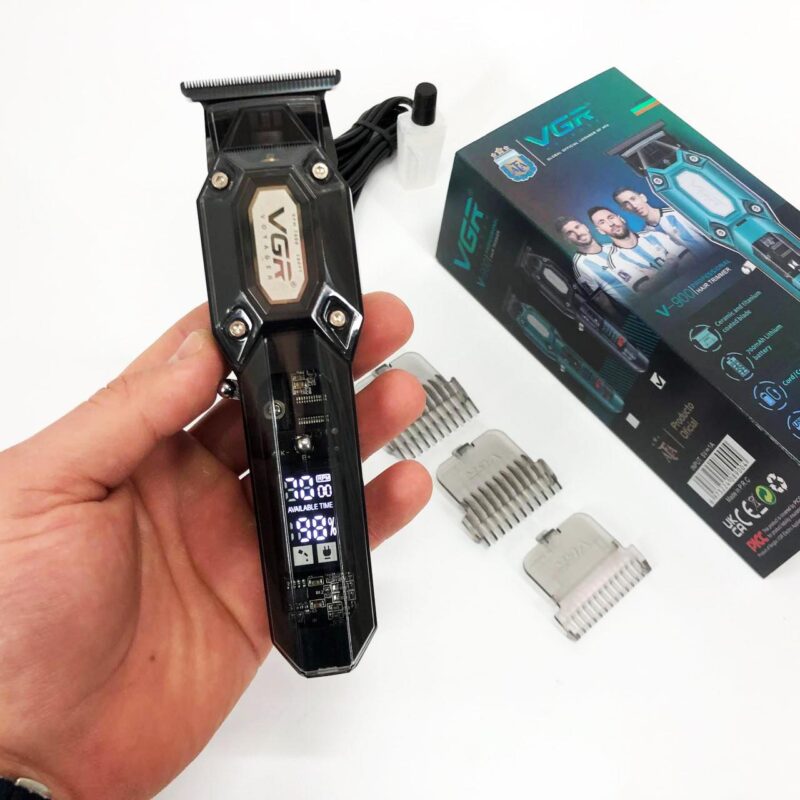 Акумуляторна машинка для стрижки VGR V-900 з дисплеєм — точність та зручність у догляді за волоссям.