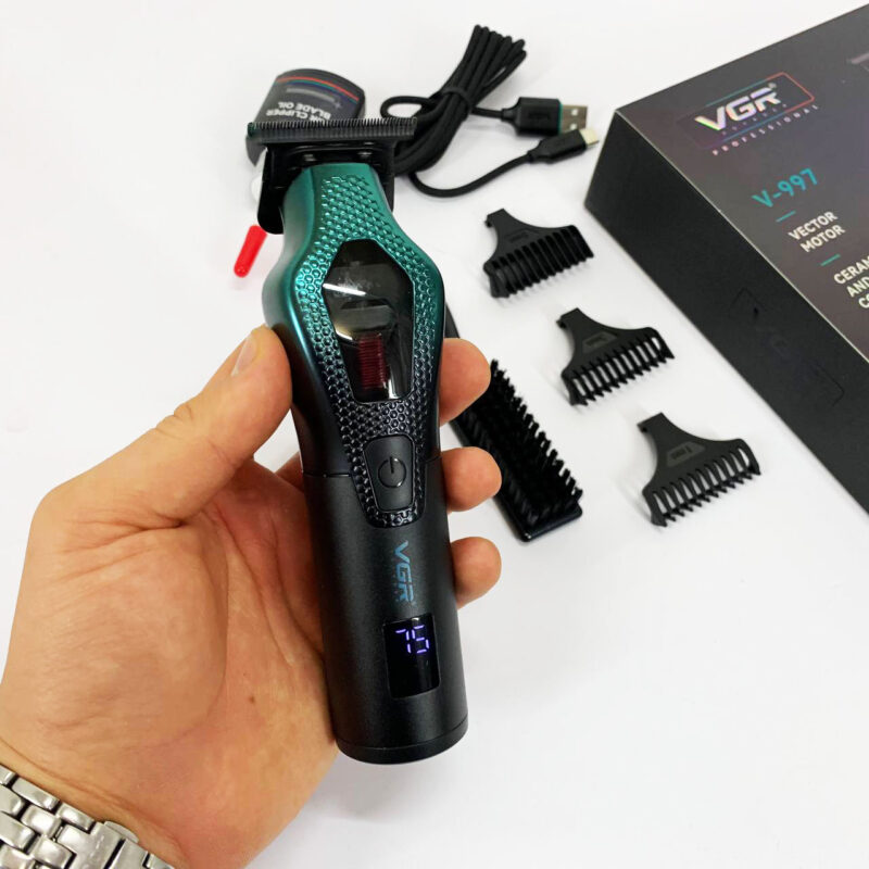 Тример VGR V-997 — потужний інструмент для стрижки волосся з автономністю до 120 хвилин.