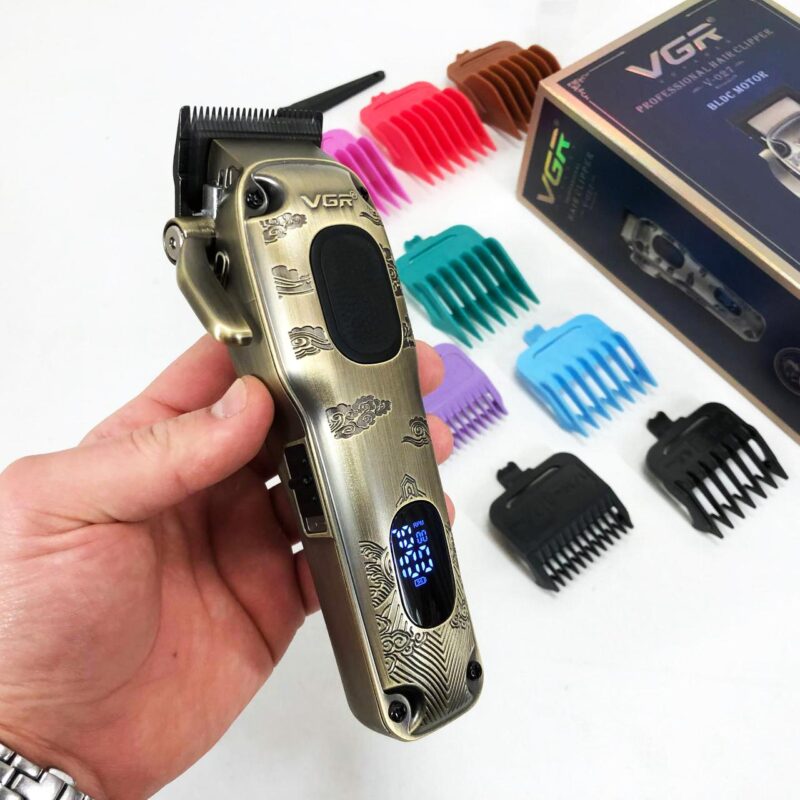 Акумуляторна машинка для стрижки VGR V-027 з тривалою автономністю.