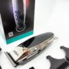 Бездротова акумуляторна машинка VGR V-093 — ідеальна для точних стрижок.