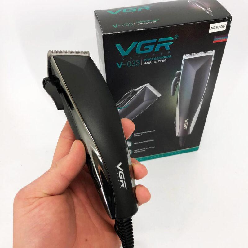 Професійна машинка для стрижки волосся VGR V-033 з тримером і 4 насадками для ідеального стилю