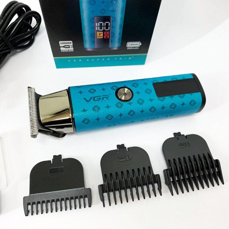 Тример VGR V-943 BLUE — зручний та ефективний догляд за бородою та вусами.