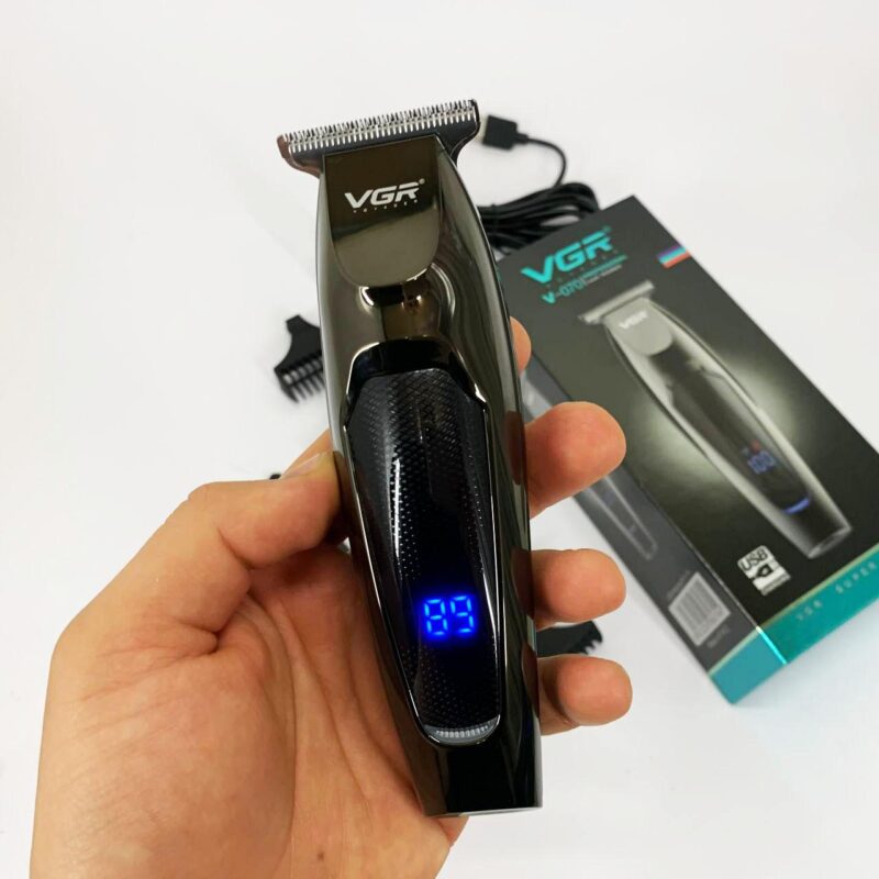 Машинка для стрижки волосся VGR V-070 акумуляторна з USB та індикатором зарядки для ідеального зовнішнього вигляду